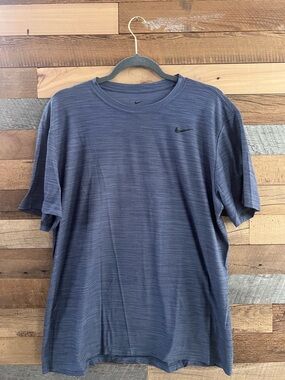 Nike Men's Slate Short-Sleeve Dri-FIT Tee